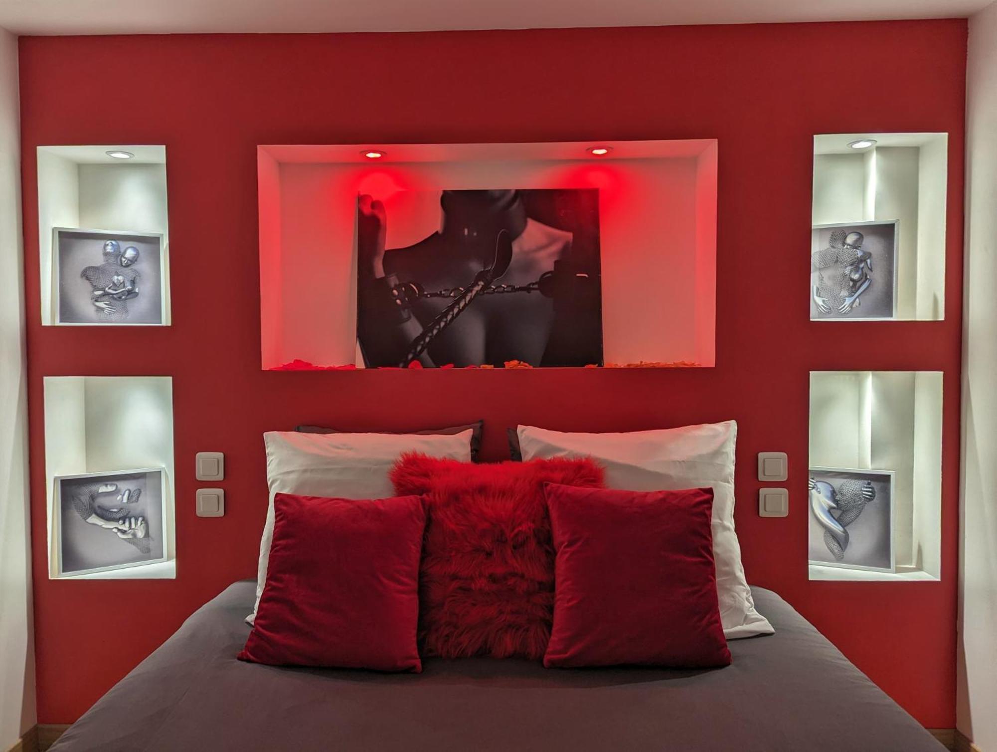 Dark Room Perpignan Aux 50 Nuances Jacuzzi Prive Villeneuve-de-la-Raho Exterior photo